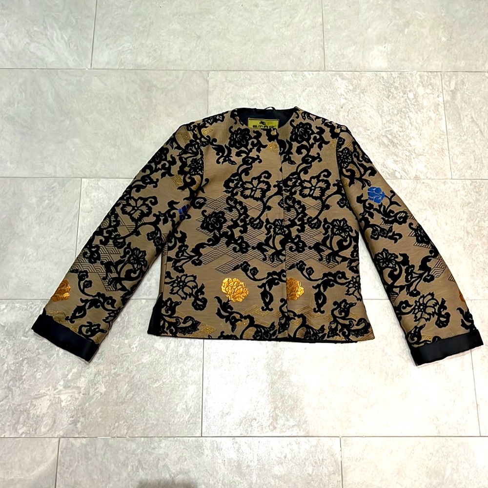 ETRO women’s jacket,hip length, size 42. Made in Italy.